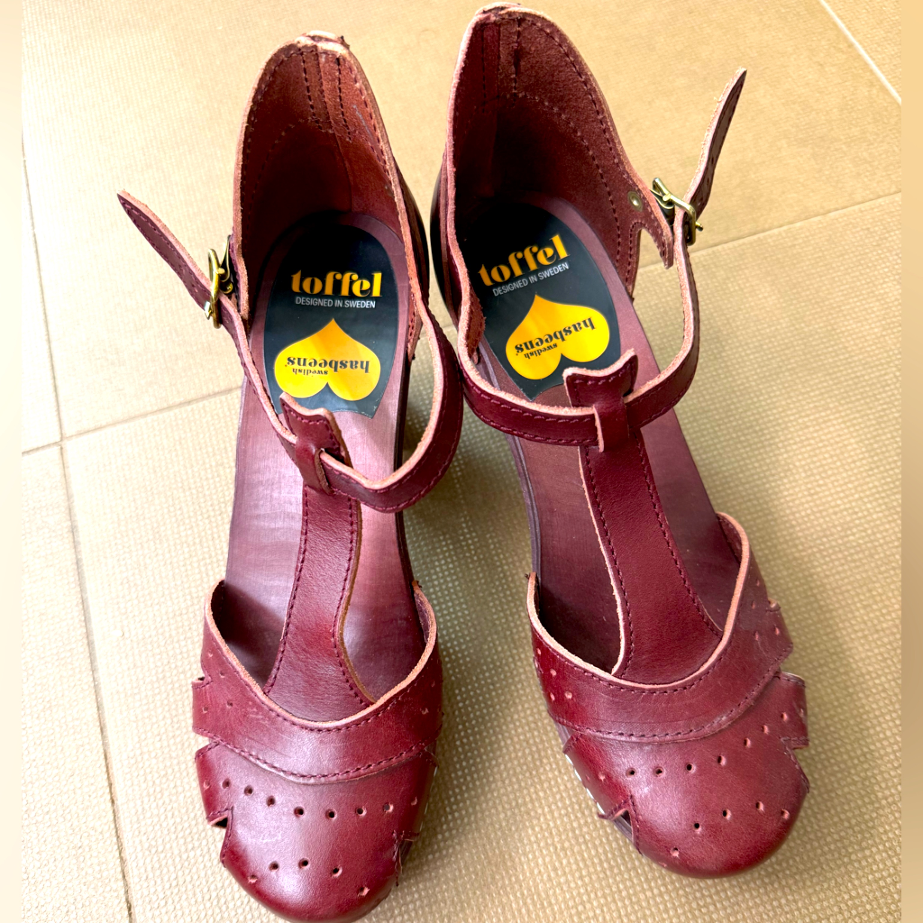 Swedish Hasbeens Clog Sandals Women 39 Oxblood Leather Mary Jane Wood Heels